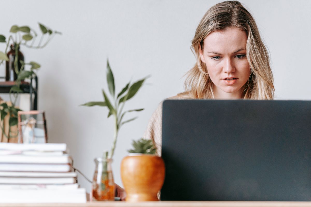 Freelancing and Consulting: Trading Skill for High Hourly Rates — Earning & Side Hustles guide