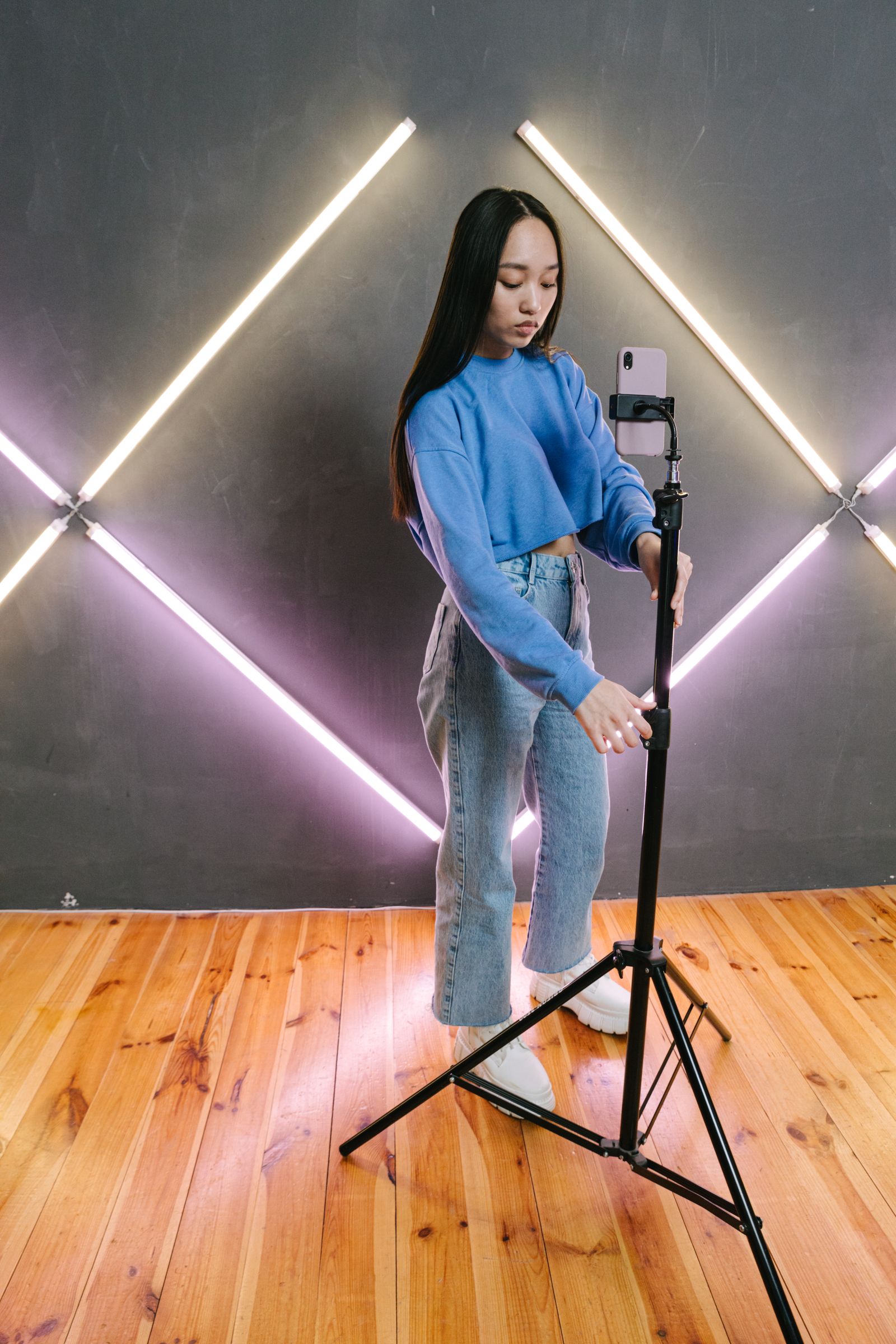 How to Become a UGC Creator in 2026: From $75 Videos to $5K Retainers